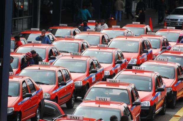 Resultado de imagem para frota de taxis em porto alegre rs