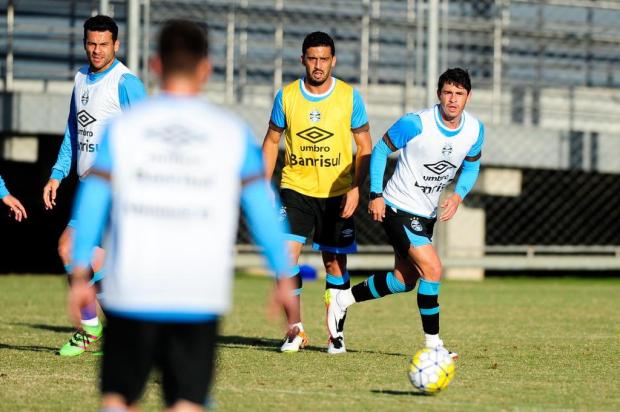Giuliano despista sobre titulares mas exalta grupo do Grêmio